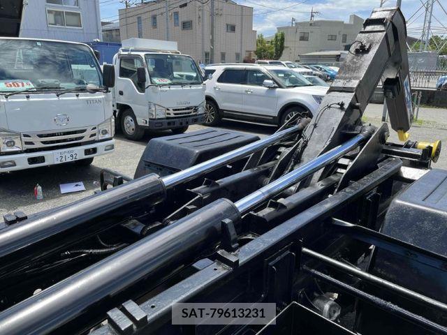 Isuzu FORWARD 2013-01 302772-7