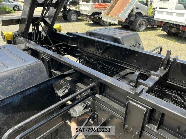 Isuzu FORWARD 2013-01 302772-11