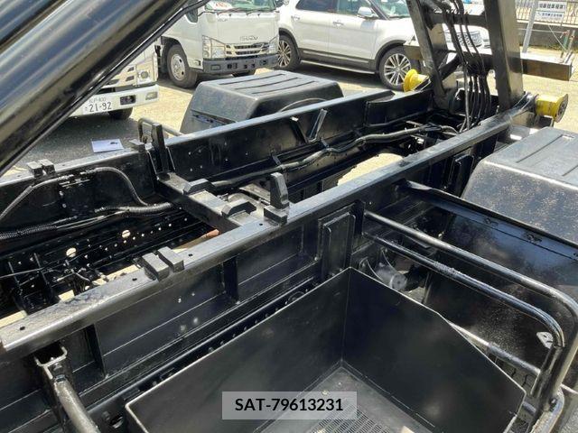 Isuzu FORWARD 2013-01 302772-12