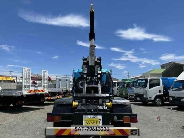 Isuzu FORWARD 2013-01 302772-10