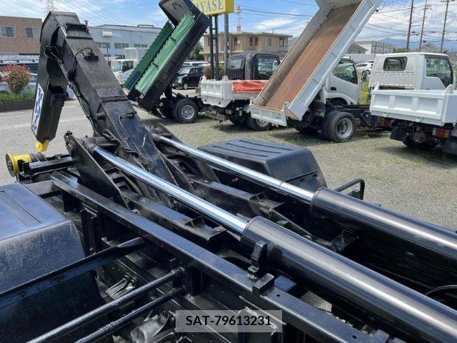 Isuzu FORWARD 2013-01 302772-6