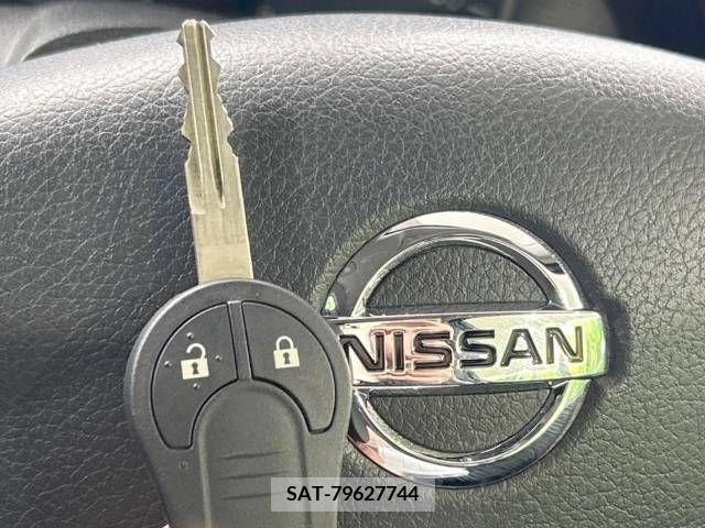 Nissan MARCH 2022-05 308108-5