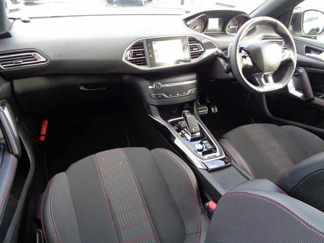 Peugeot 308 2019-07 20373-9