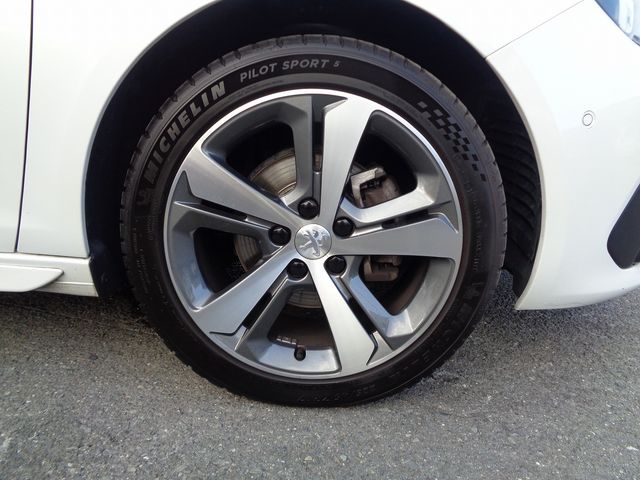 Peugeot 308 2019-07 20373-29
