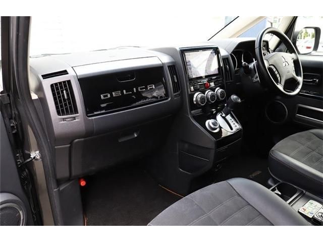 Mitsubishi DELICA D5 2018-07 9399-18