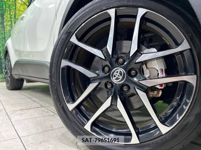 Toyota C-HR 2019-11 396060-13