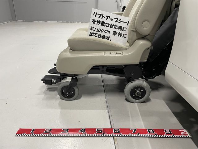 Toyota NOAH 2010-07 16955-7