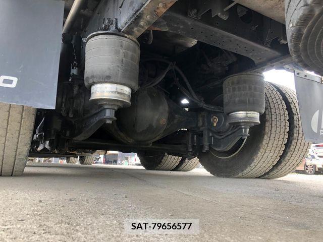 Isuzu GIGA 2017-02 331325-28