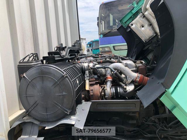 Isuzu GIGA 2017-02 331325-26