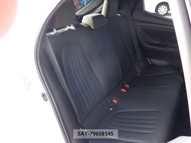 Toyota YARIS 2020-07 200368-11