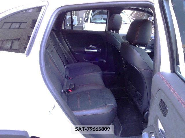 Mercedes Benz EQA 2023-03 209823-18