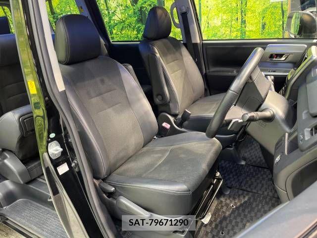 Toyota VOXY 2013-04 248573-8