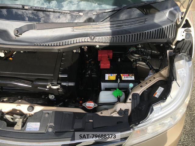 Nissan ROOX 2010-11 201882-18
