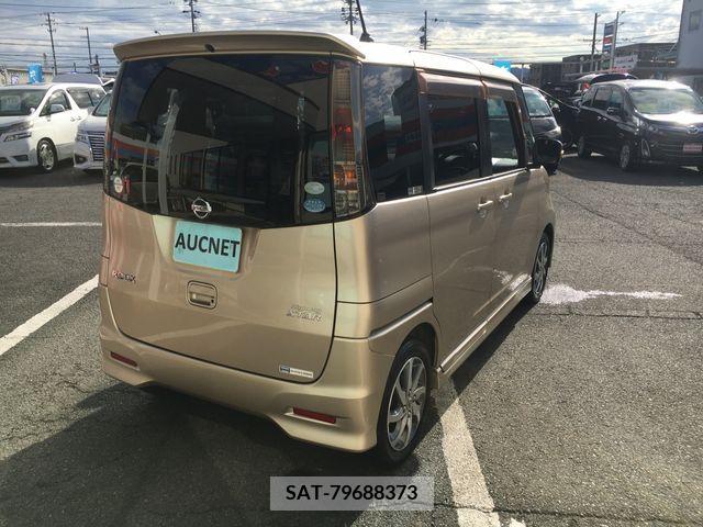 Nissan ROOX 2010-11 201882-3