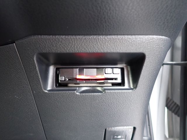 Toyota VITZ 2018-04 190140-12