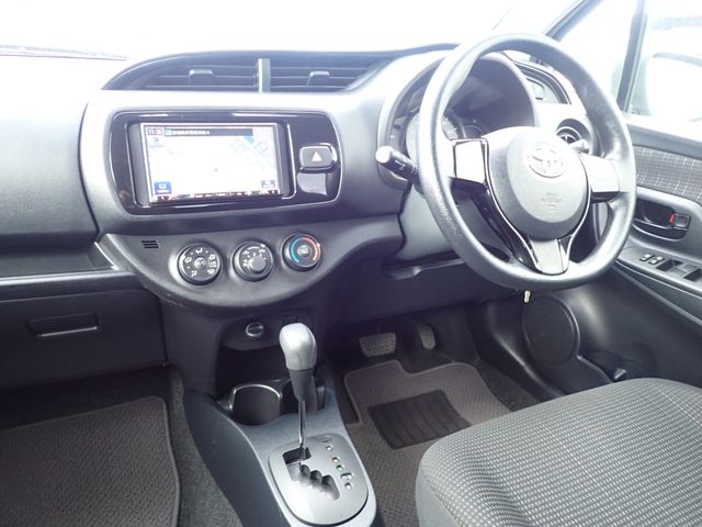 Toyota VITZ 2018-04 190140-1