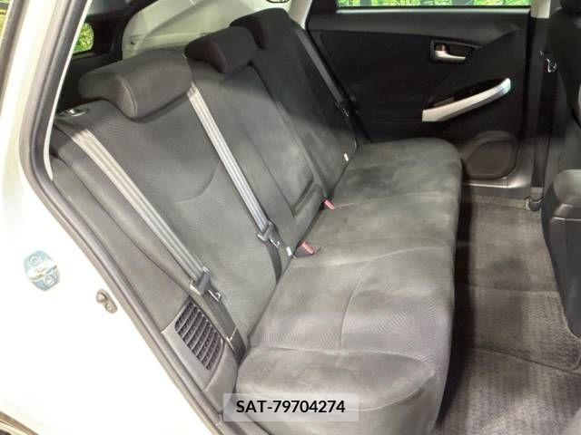 Toyota PRIUS 2012-06 366487-9