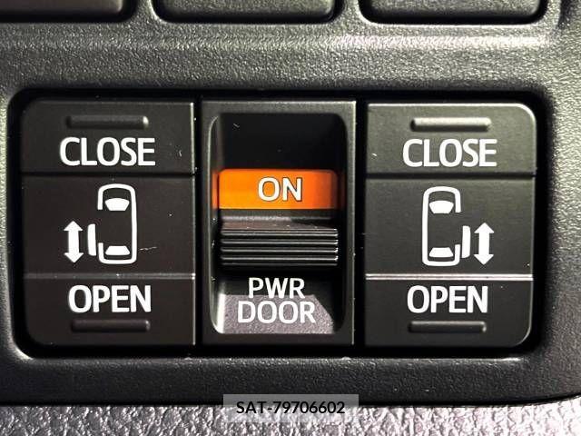 Toyota VOXY 2018-06 332430-4