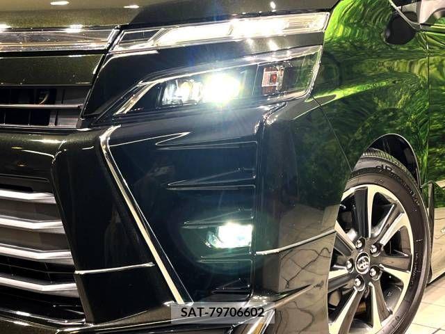 Toyota VOXY 2018-06 332430-10
