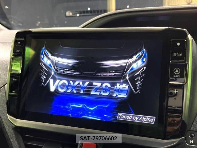 Toyota VOXY 2018-06 332430-3