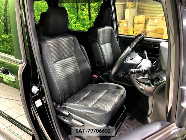 Toyota VOXY 2018-06 332430-12