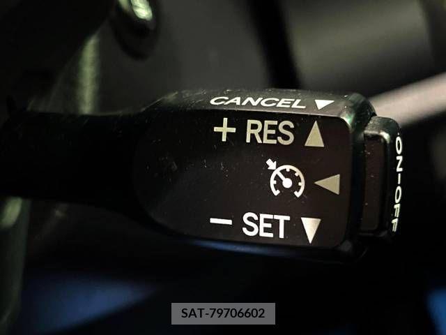 Toyota VOXY 2018-06 332430-6