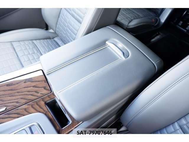 Cadillac ESCALADE 2023-06 213100-11