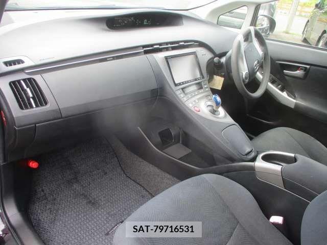 Toyota PRIUS 2012-01 322114-5
