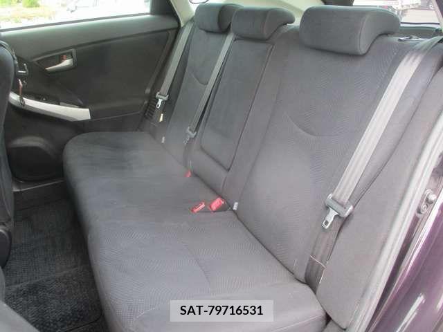 Toyota PRIUS 2012-01 322114-7