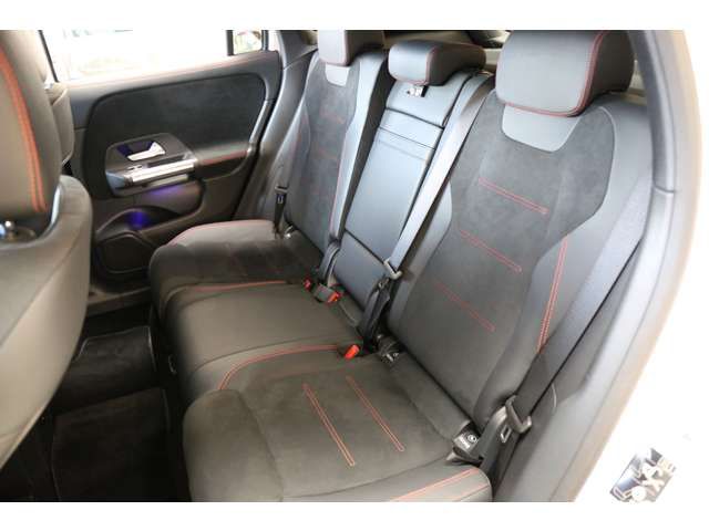 Mercedes Benz GLA-CLASS 2021-08 195390-12
