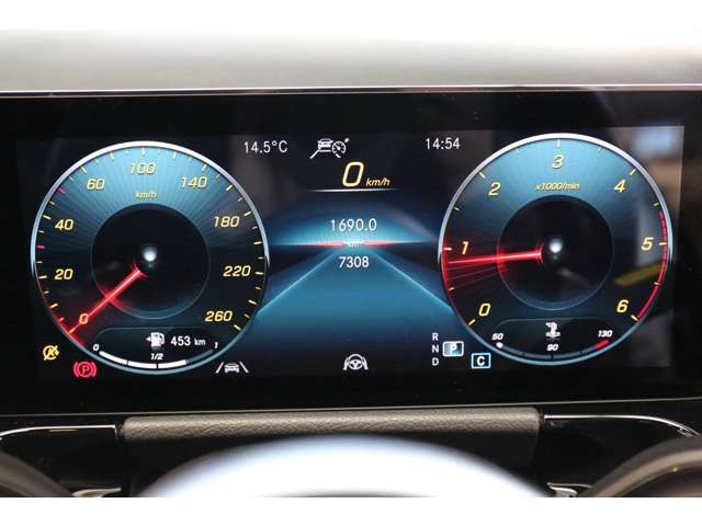 Mercedes Benz GLA-CLASS 2021-08 195390-13