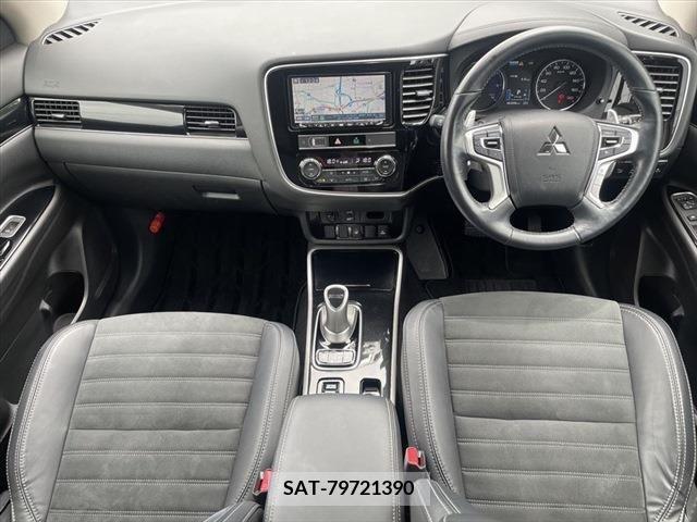 Mitsubishi OUTLANDER PHEV 2019-03 303570-1