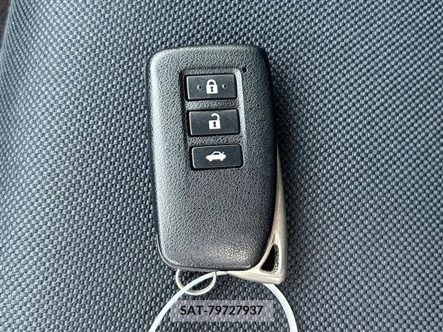 Lexus IS 2014-03 388120-27