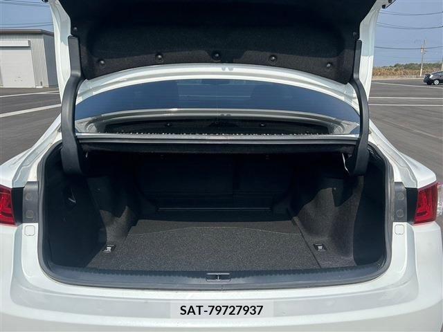 Lexus IS 2014-03 388120-7