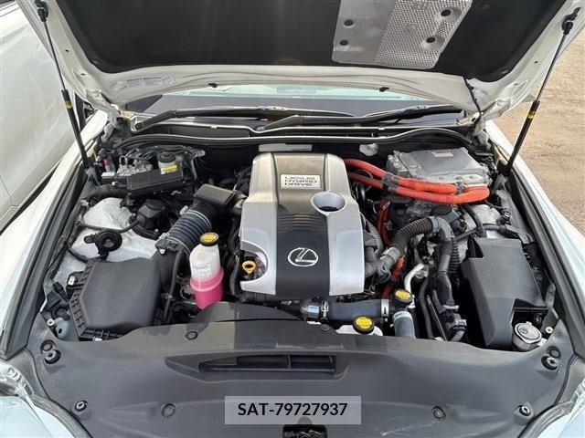 Lexus IS 2014-03 388120-28