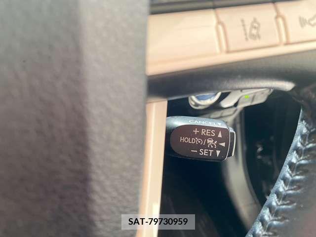 Toyota PRIUS 2018-07 282203-9