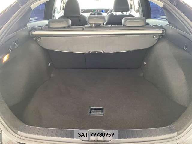 Toyota PRIUS 2018-07 282203-7
