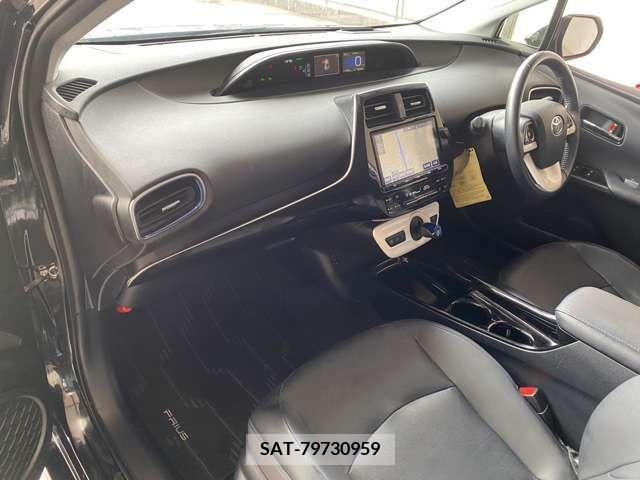 Toyota PRIUS 2018-07 282203-4