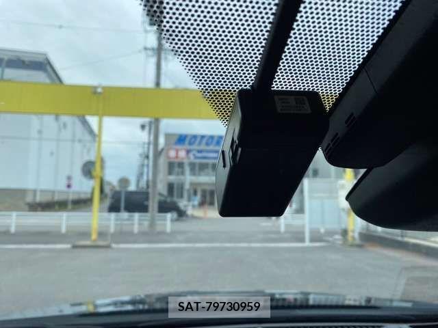 Toyota PRIUS 2018-07 282203-16