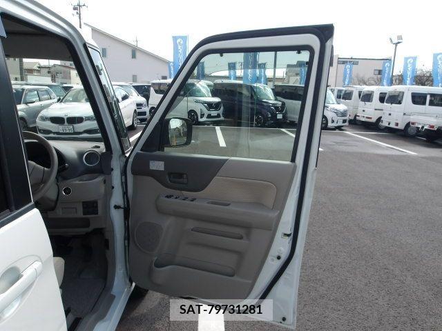 Suzuki SPACIA 2013-05 285529-11