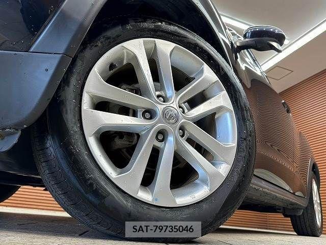 Nissan JUKE 2012-09 320497-18