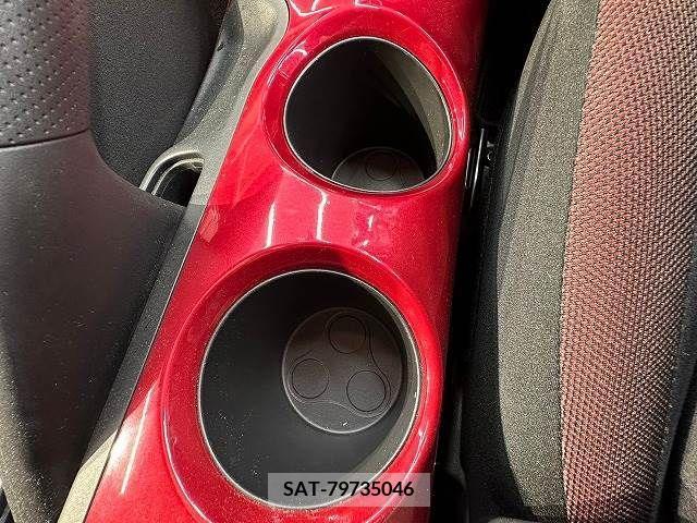 Nissan JUKE 2012-09 320497-11