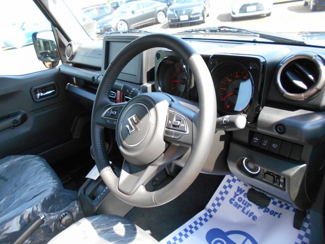 Suzuki JIMNY 2023-08 15541-1