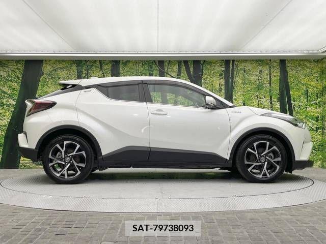 Toyota C-HR 2017-02 322948-15