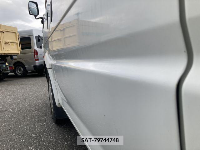 Mazda BONGO VAN 2017-03 294294-12