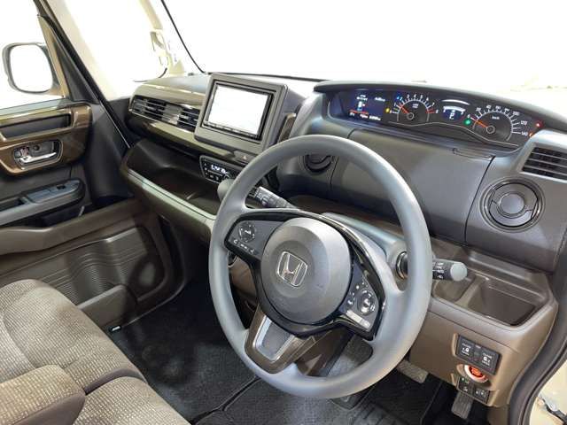Honda N BOX 2022-06 2200-12