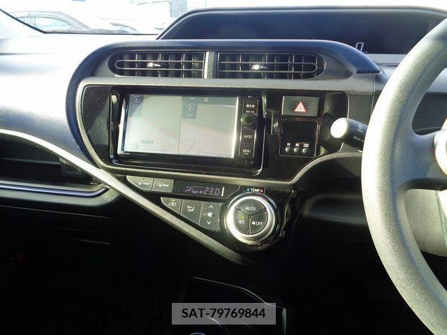 Toyota AQUA 2015-04 221778-13