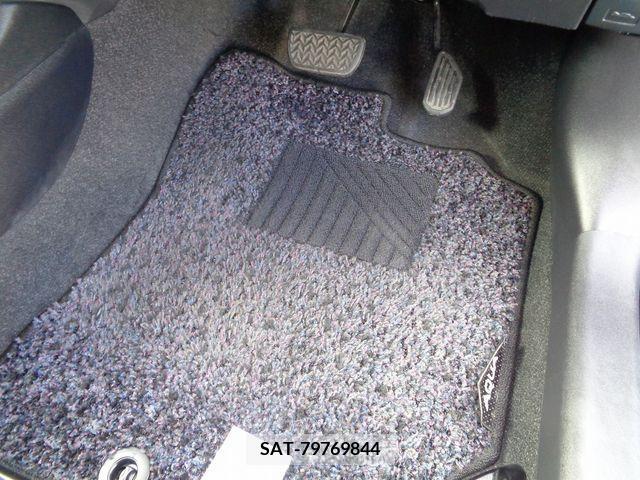 Toyota AQUA 2015-04 221778-14