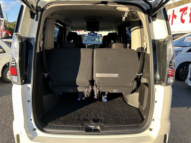 Nissan SERENA 2019-03 184510-28