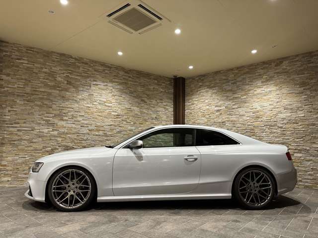 Audi RS5 2012-08 10416-3